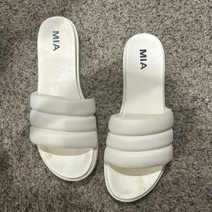 MIA white leather slide sandal 10